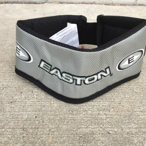 Easton Adjustable Neck Guard Senior Medium / Large