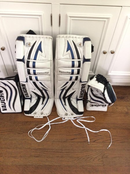 Vaughn Velocity V4 7250 Junior goalie Leg pads 30+1 and Vaughn Velocity V4 7480i intermediate Glo...
