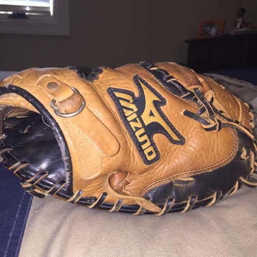 Mizuno catchers mitt