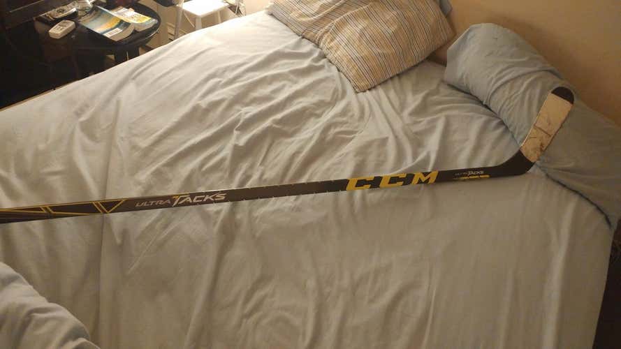 CCM Ultra Tacks LH Pro Stock 100 Flex P90 Stick w/ Grip