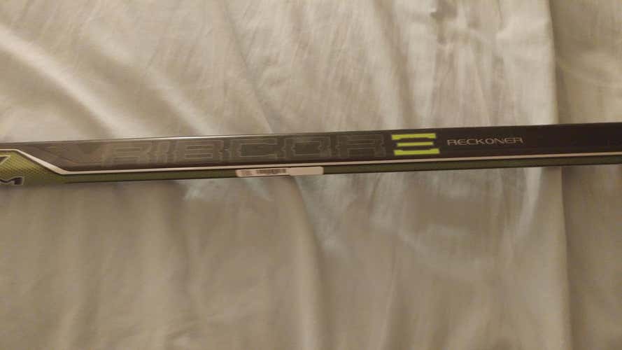 CCM Reckoner refurb LH P80 100 flex stick