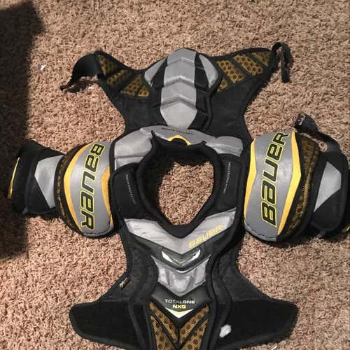 Bauer Nxg Shoulder Pads