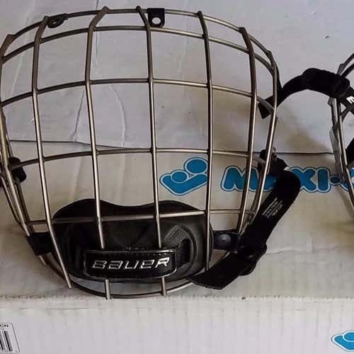 Bauer re-akt titanium cage medium