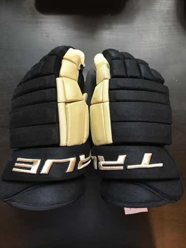 True 4-Roll Hockey Gloves 14" PRO STOCK