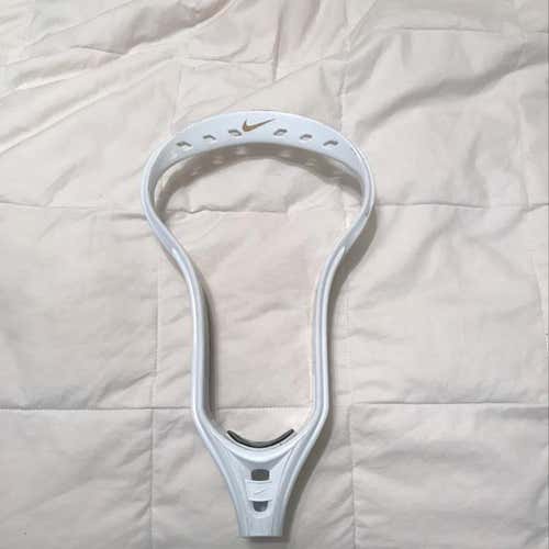 Nike Elite 10 (Great Condition, White)