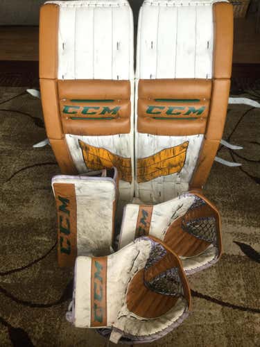 Canadian Made OHL Pro Return CCM Retroflex Goalie Pads, 2 Gloves, & Blocker Set - 34+2