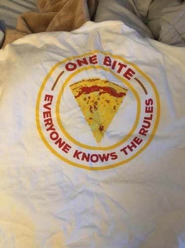 Barstool PIZZA One Bite Tee / El Pres