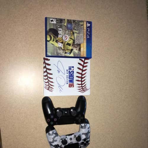 Ps4 games and controllers