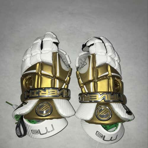 White And Golf Maverik M3