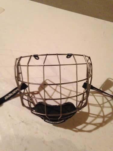 BAUER FM7500 MEDIUM CAGE