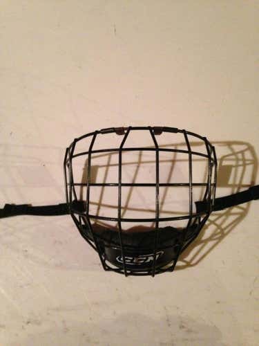 BLACK CCM 480 MEDIUM CAGE