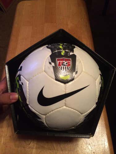 Nike Seitiro Official Match Ball
