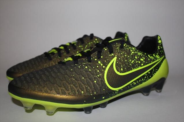 Men's Nike Magista Opus FG Size 9.5 Soccer Cleats