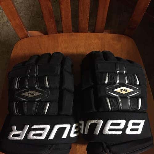 Bauer Nexus 1000 Gloves