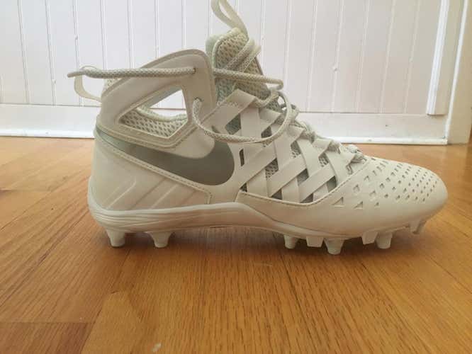 New Nike Huarache V Size 10 NCAA