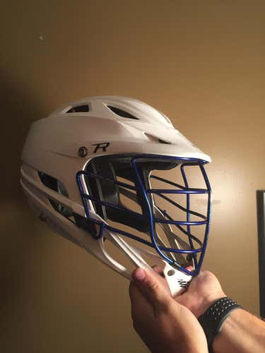 White Cascade R helmet