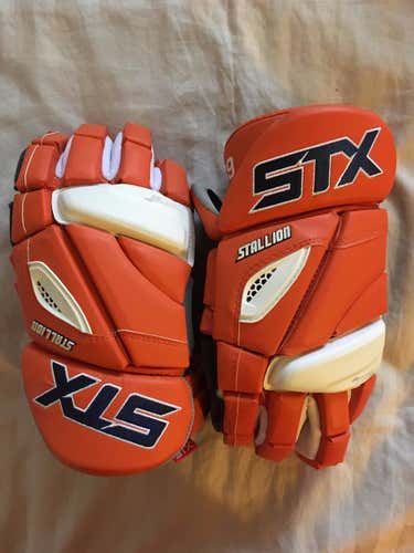 Syracuse Stallion 500 gloves