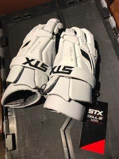 STX Cell III gloves