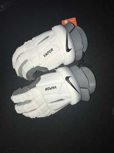 BRAND NEW NIKE VAPOR GLOVES