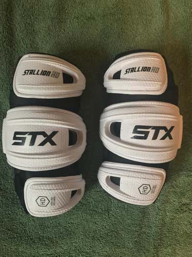 STX Stallion HD Arm Pads BN