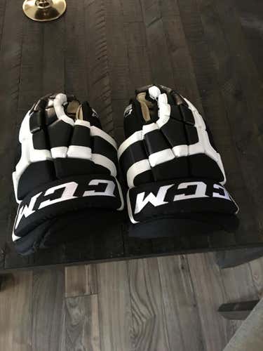 CCM HG40 Black and White Hockey Gloves