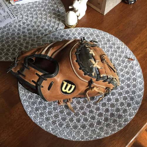 A2000 32.5 Catchers Mitt