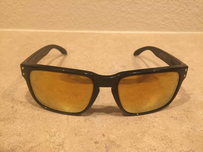 Oakley Shaun White Holbrook