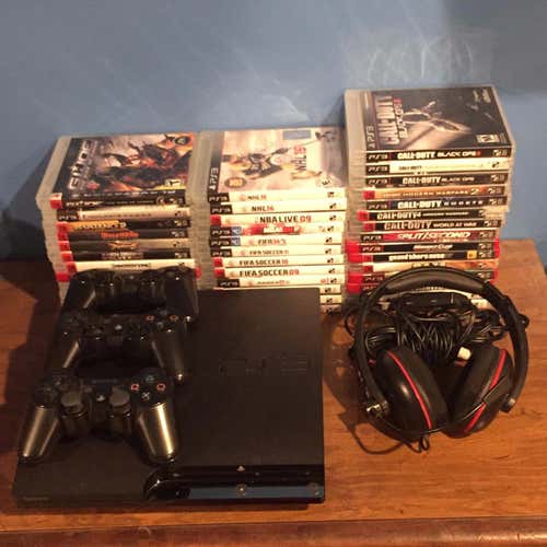 PS3 SLIM And 39 GAMES / Can Be Sold Separately