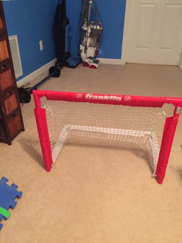Knee hockey goal set, with sticks and puck