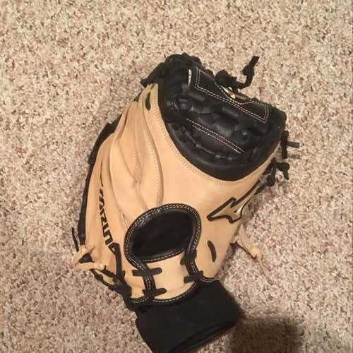 Mizuno Global Elite Catchers Mitt 32.5