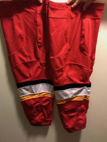 5 pack bundle -Reebok Calgary Flames Pro Stock XL+ Socks #1009