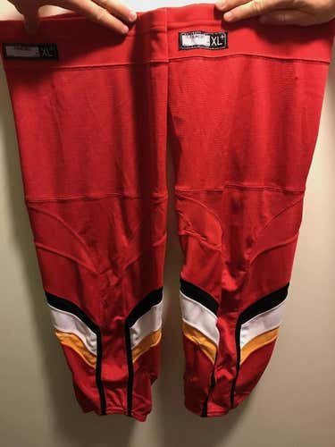 6 pair bundle -Reebok Calgary Flames Pro Stock Red XL Socks #1022