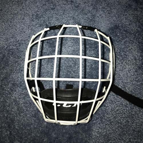 New White Ccm Medium Cage