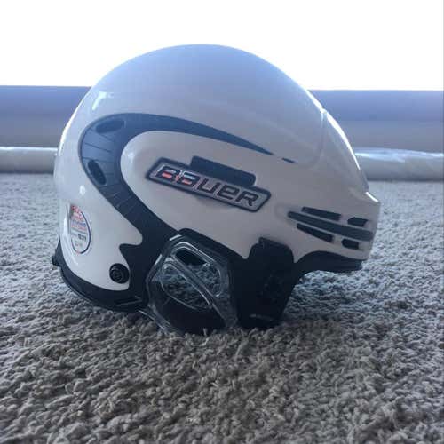 Bauer brand new helmet M/L