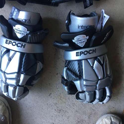 Epoch Committed Academy gloves