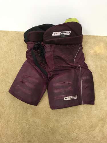 Nike Bauer Supreme - Size Medium