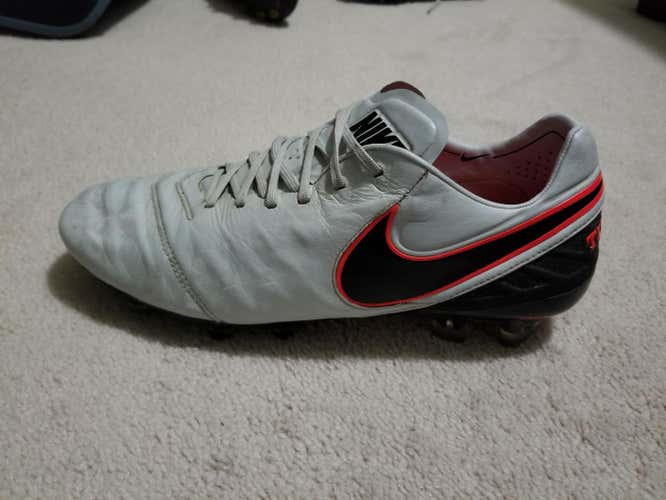 Nike Tiempo Legend