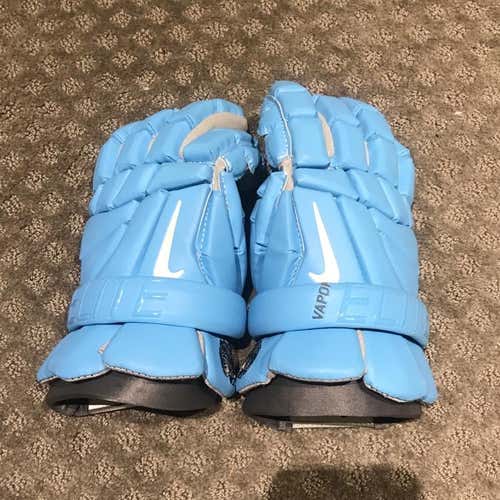 UNC Vapor Elite Gloves Size 12 PRICE IS NEG