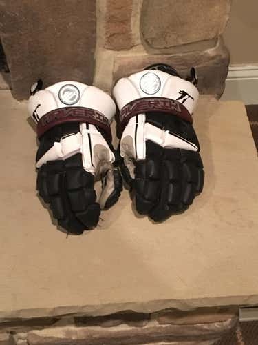 Custom Maverik M3 Washington College lacrosse gloves