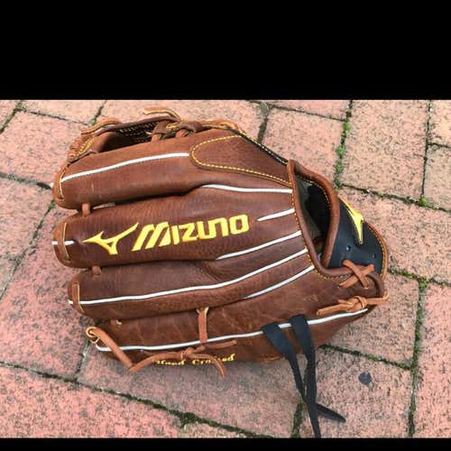 NEW - Mizuno Soft Classic Pro 11.5" Infield Glove - GCP66S2 - Right Hand Throw