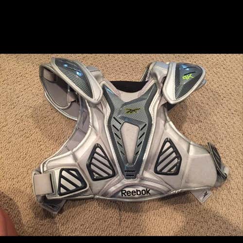 Reebok Shoulder Pads Medium Like New