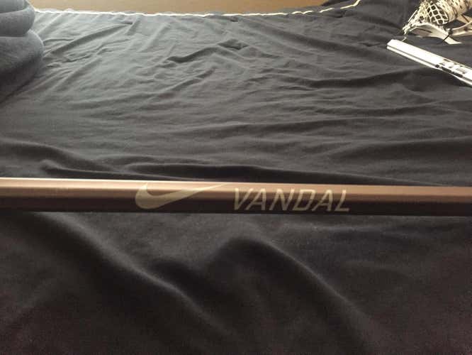 Nike vandal