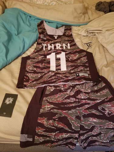 Throne Redux Uniform