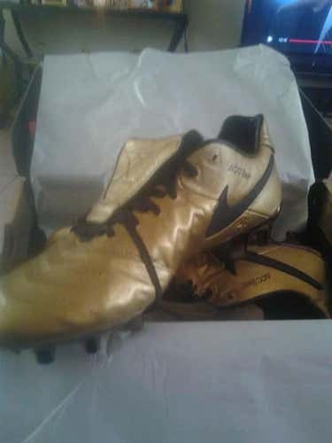 Nike Tiempo Totti US 10.5