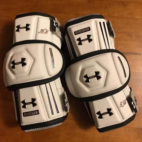UA Player Arm Pads Large BN