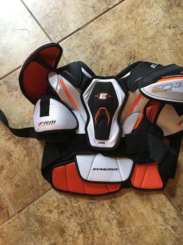 Easton EQ30 Shoulder Pads - Size Senior Large