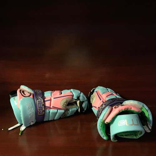 Brand New Maverik M3 Gloves