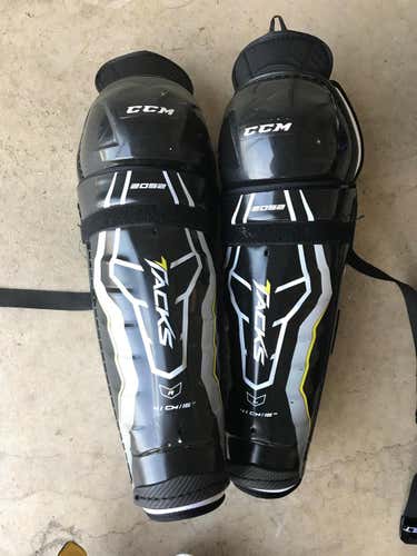 CCM Tacks 2052 16" Shins
