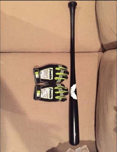 Sam Wood Bat CD1 w/Franklin Batting Gloves