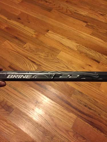 Brine F22 lacrosse shaft.